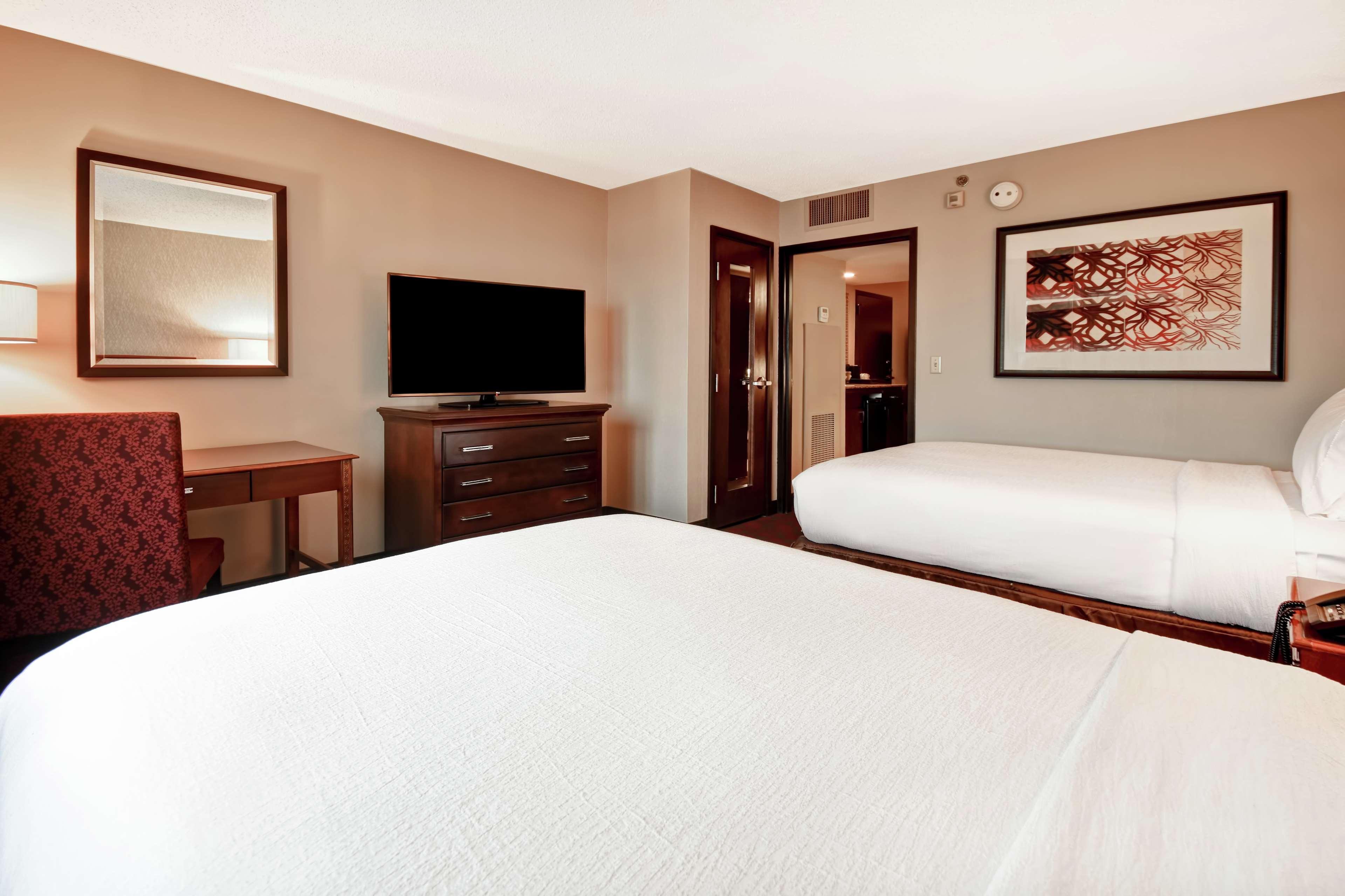 Embassy Suites By Hilton Dulles Airport Хърндън Екстериор снимка