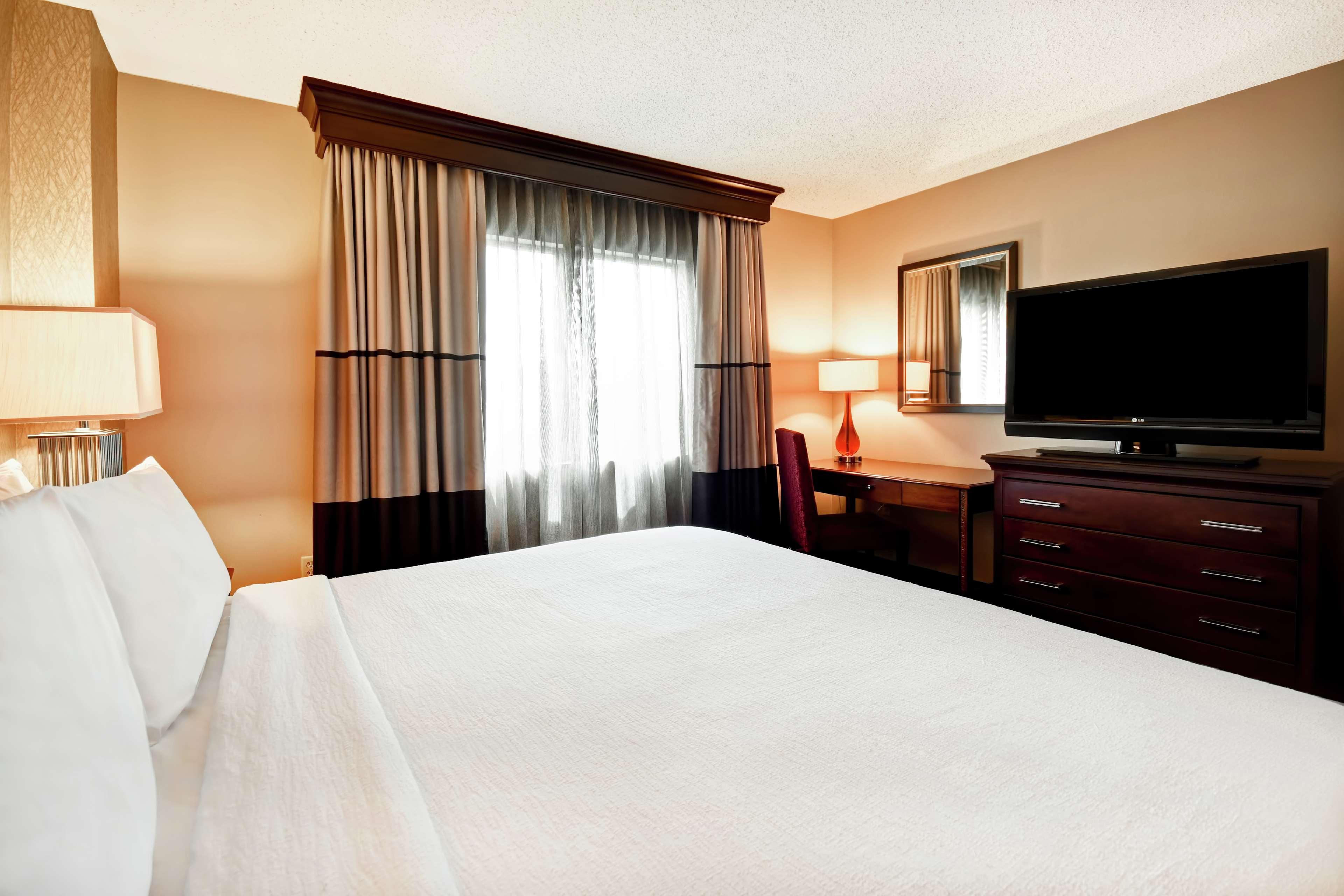 Embassy Suites By Hilton Dulles Airport Хърндън Екстериор снимка
