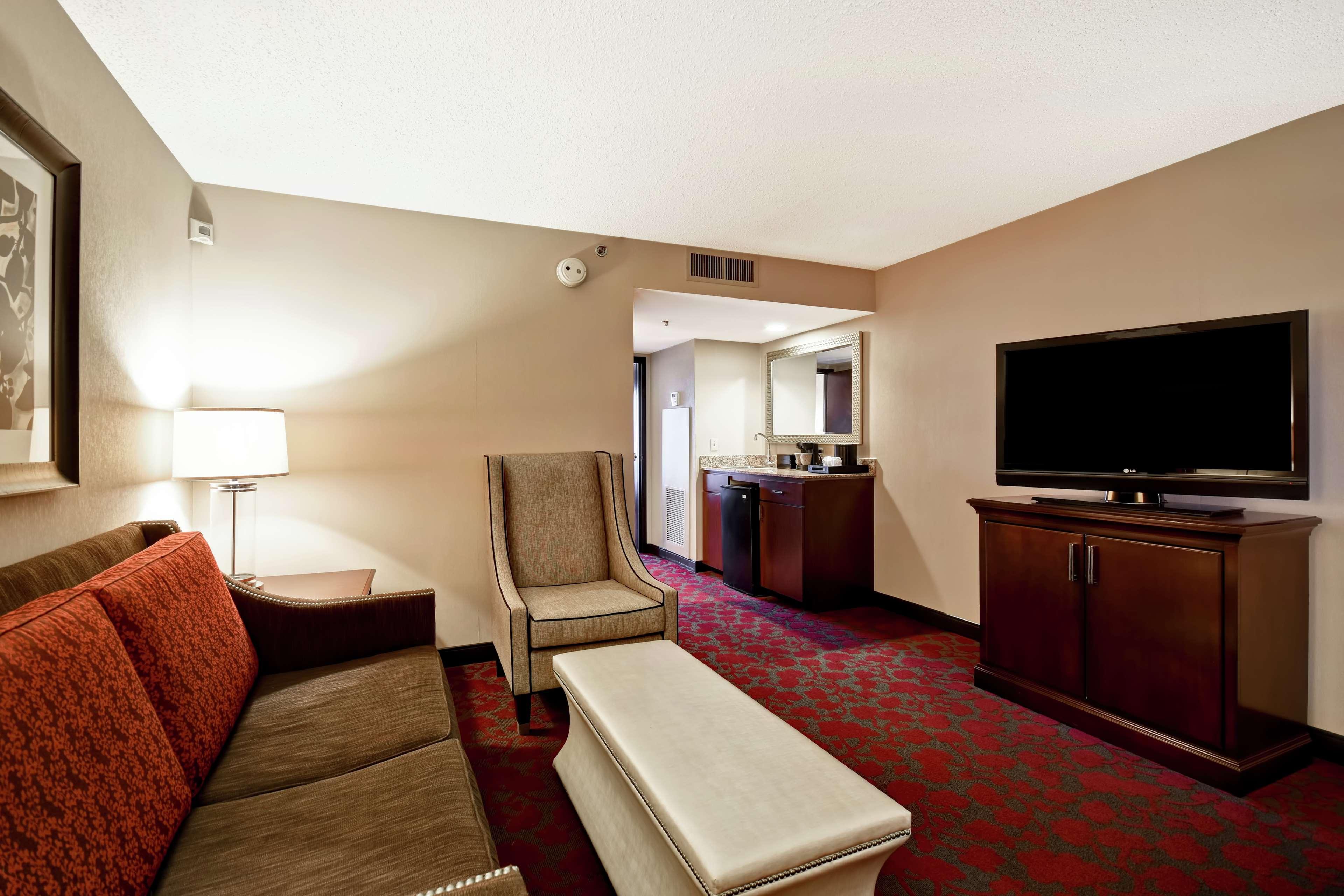Embassy Suites By Hilton Dulles Airport Хърндън Екстериор снимка