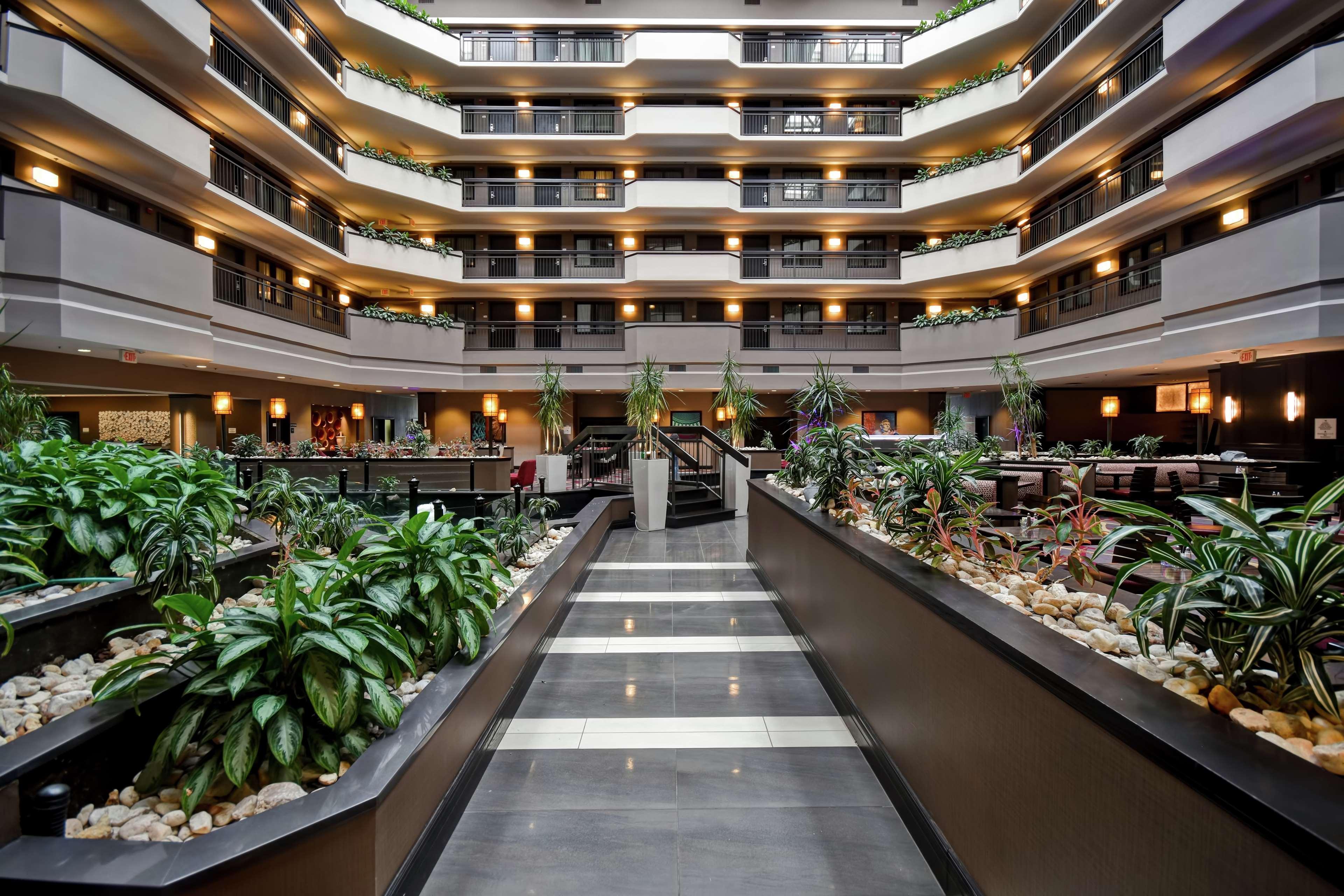Embassy Suites By Hilton Dulles Airport Хърндън Екстериор снимка