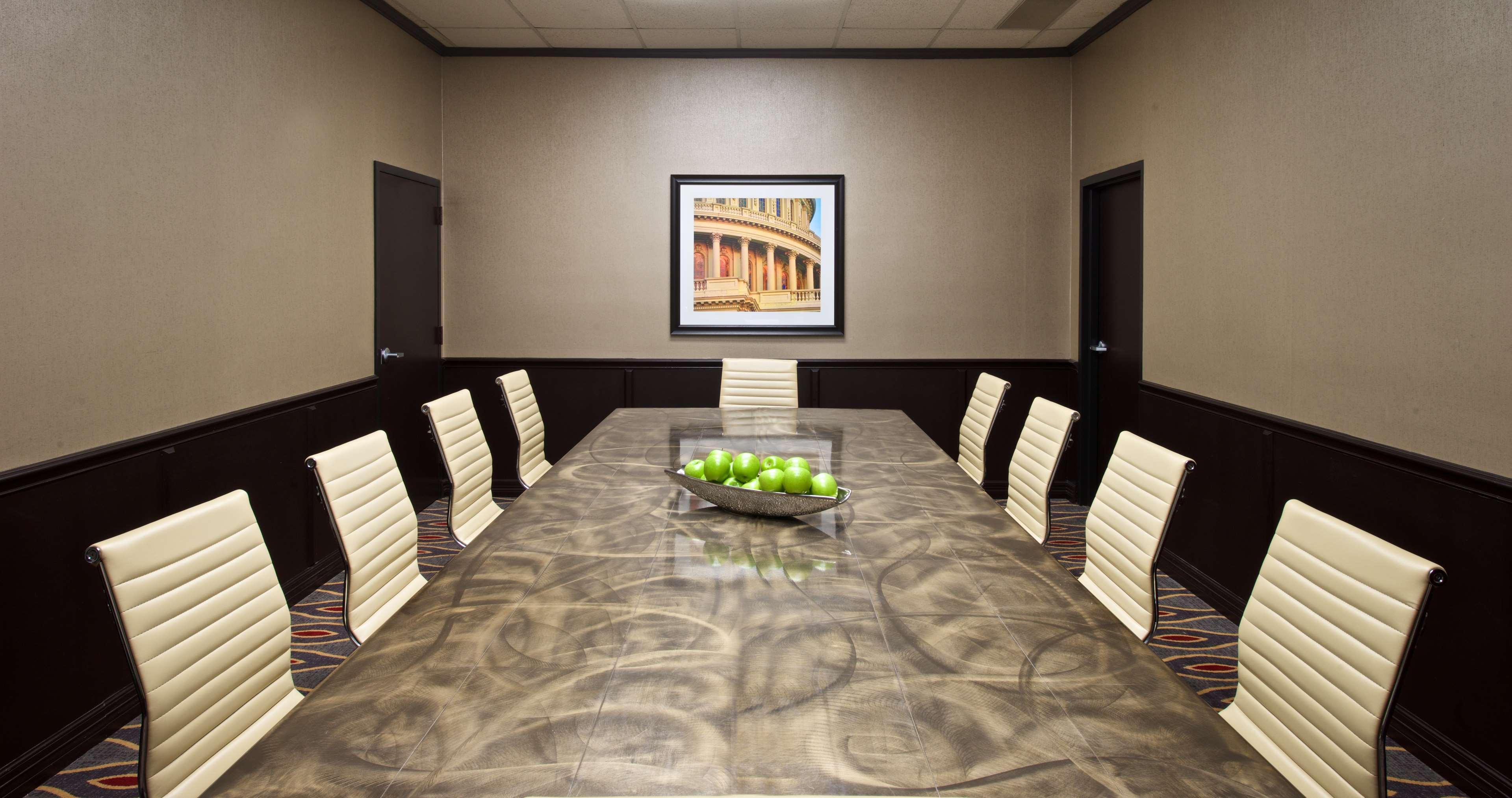 Embassy Suites By Hilton Dulles Airport Хърндън Екстериор снимка
