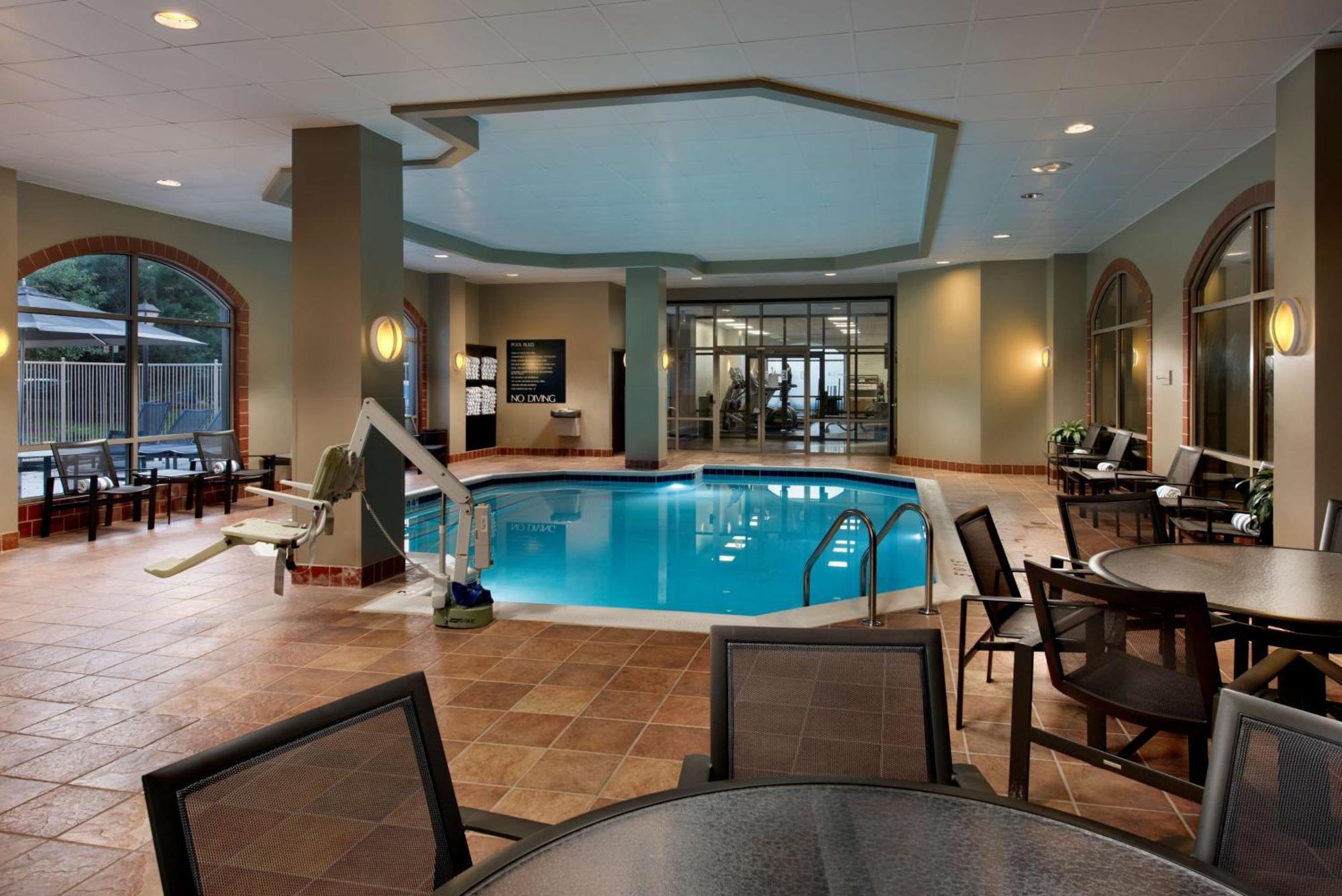 Embassy Suites By Hilton Dulles Airport Хърндън Екстериор снимка